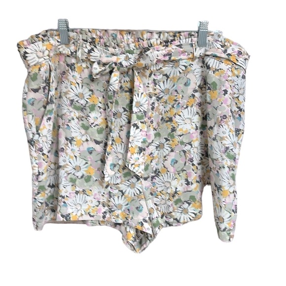 Lauren Conrad Floral Shorts - Picture 2 of 4